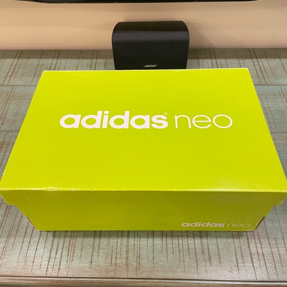 Adidas - Picture 14 of 14